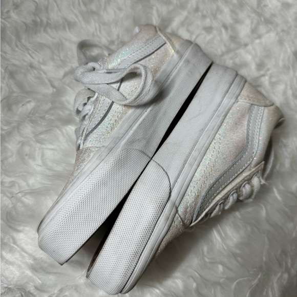 Vans - Picture 3 of 5